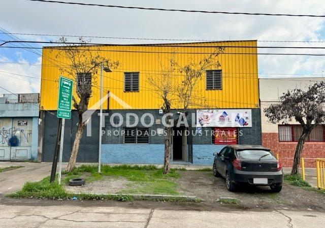 fachada amarilla