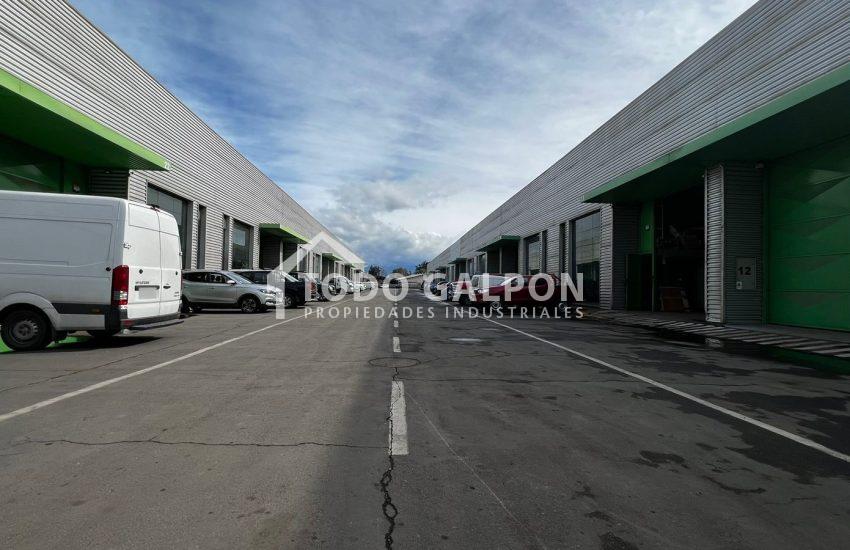 Estacionamiento galpones