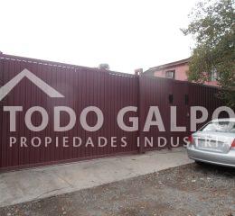 Galpón reja roja